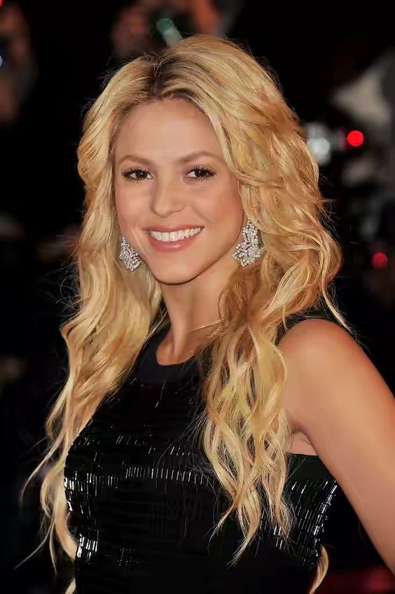 63 Stunning Shakira Shots That Will Capture Your Heart